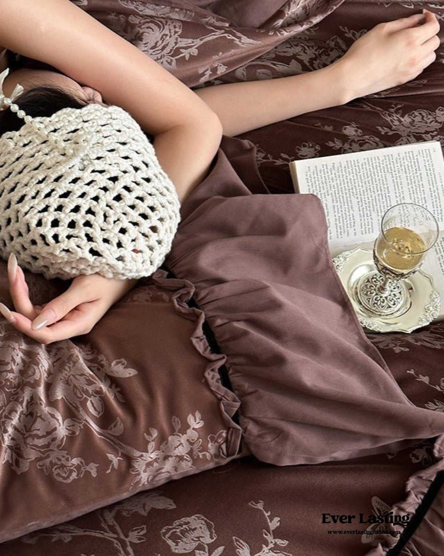 Jacquard Gilded Velvet Ruffled Bedding Set / Brown