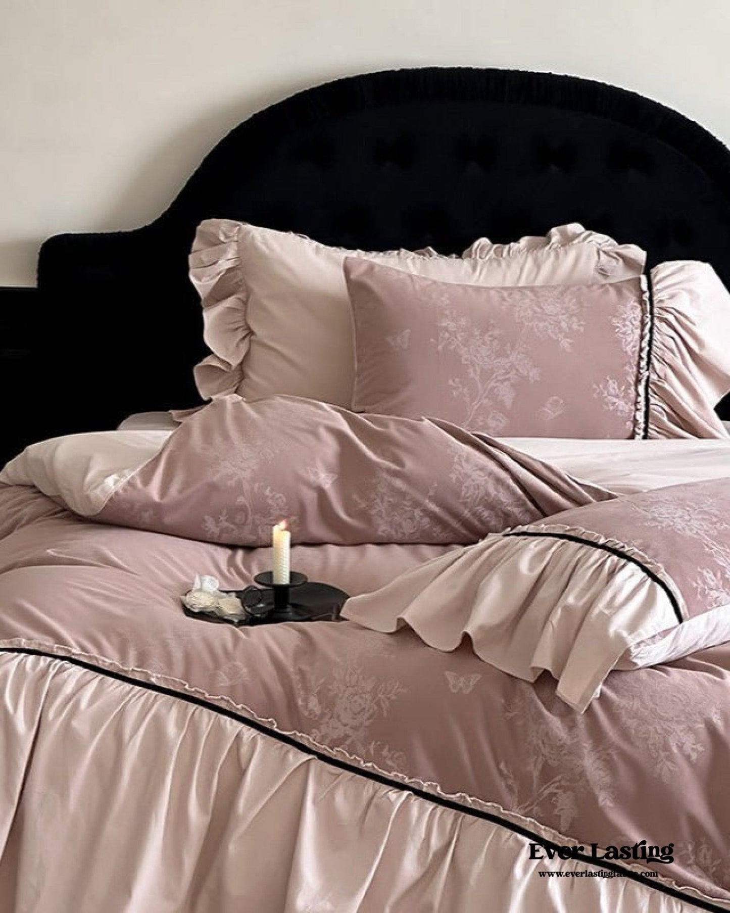 Jacquard Gilded Velvet Ruffled Bedding Set / Brown