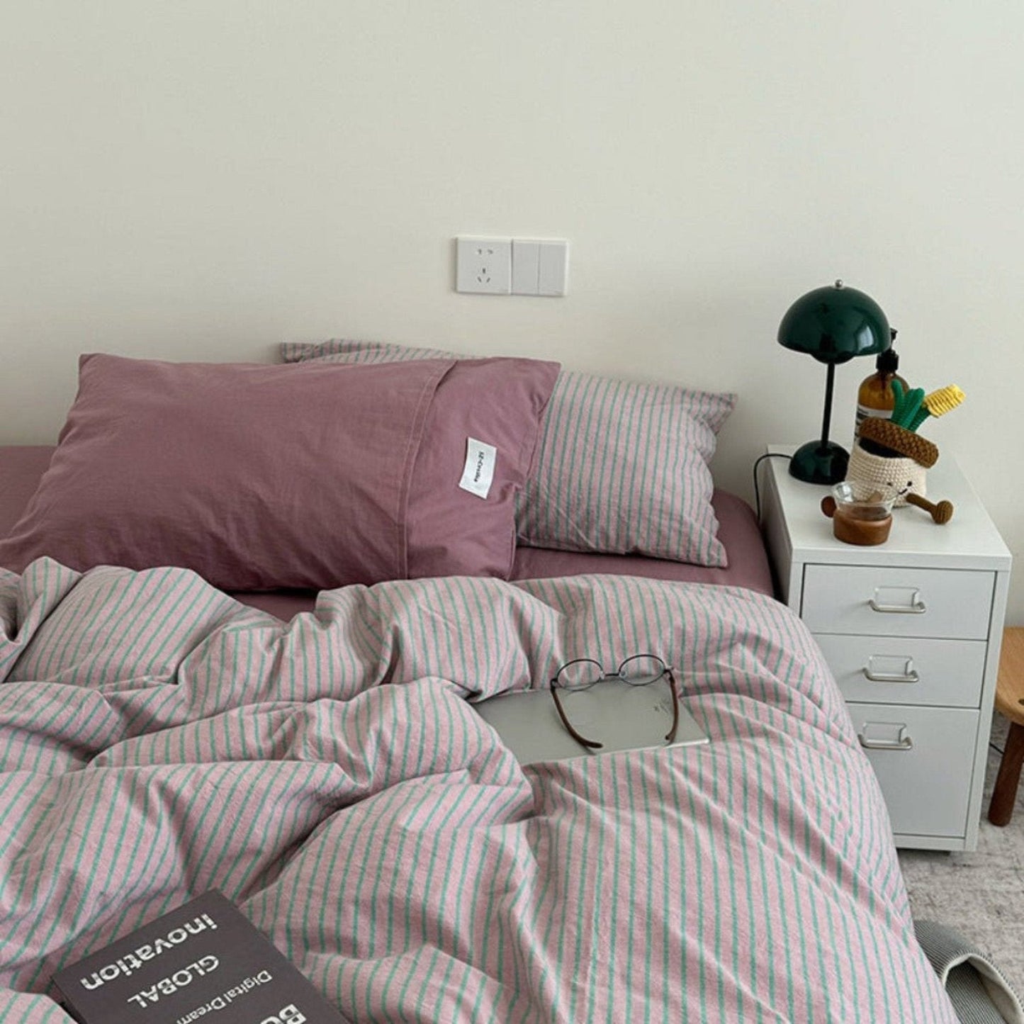James Striped Bedding Set / Purple