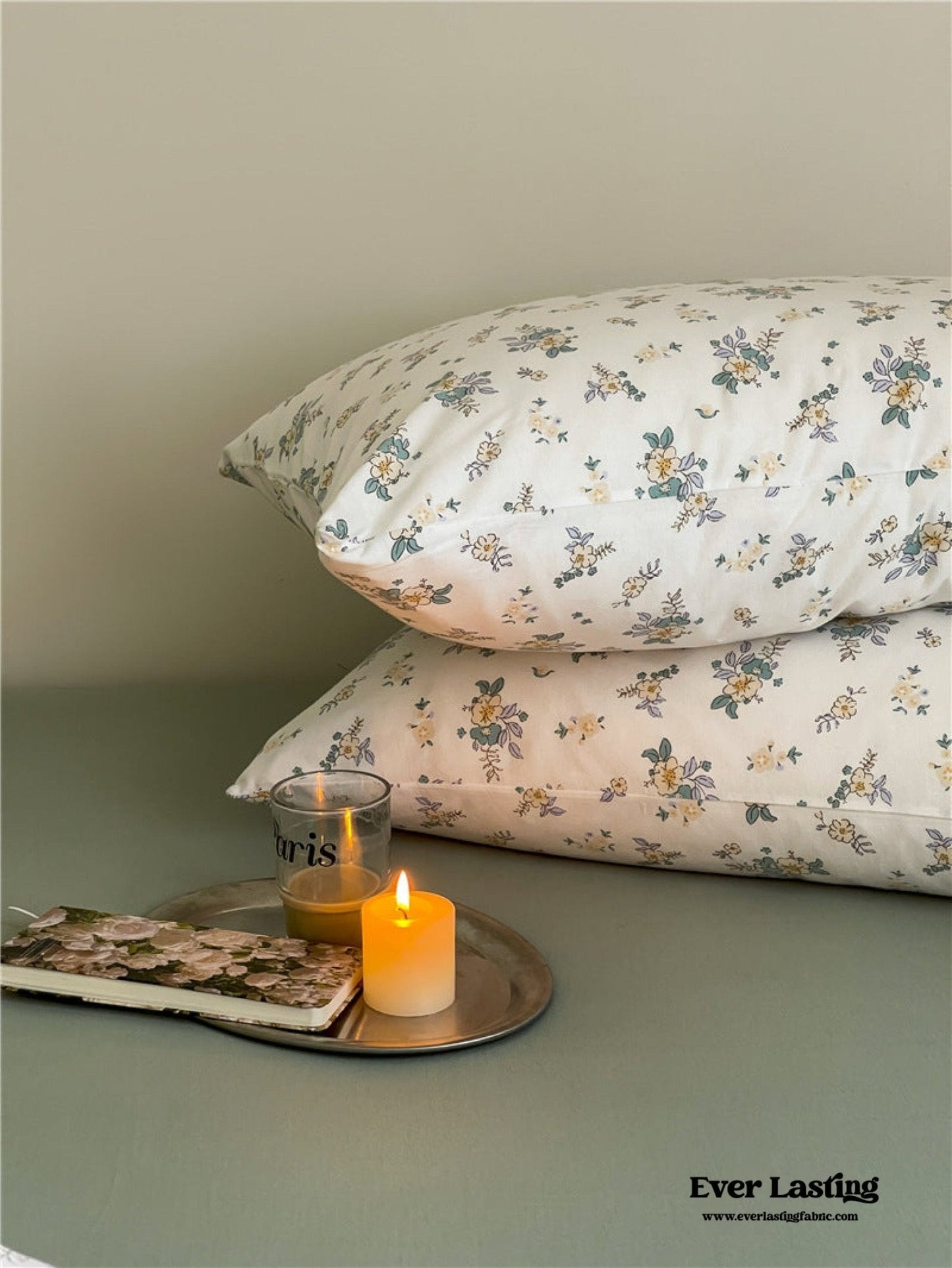 Jersey Knit Cotton Floral Bedding Set / White + Dark Blue