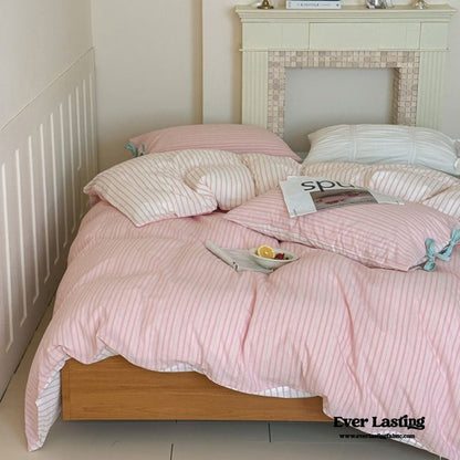 Josie Bow Tied Striped Bedding Set / Blue