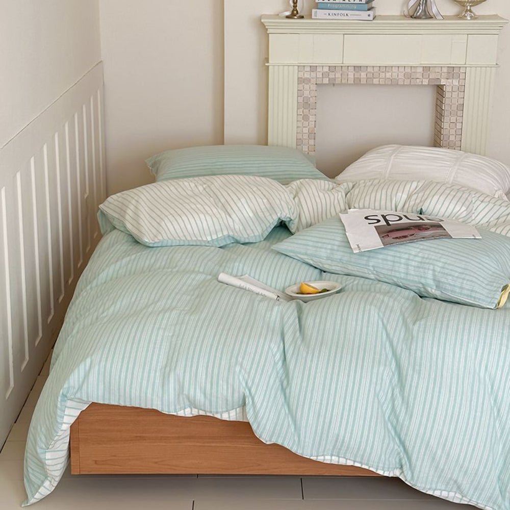 Josie Bow Tied Striped Bedding Set / Green