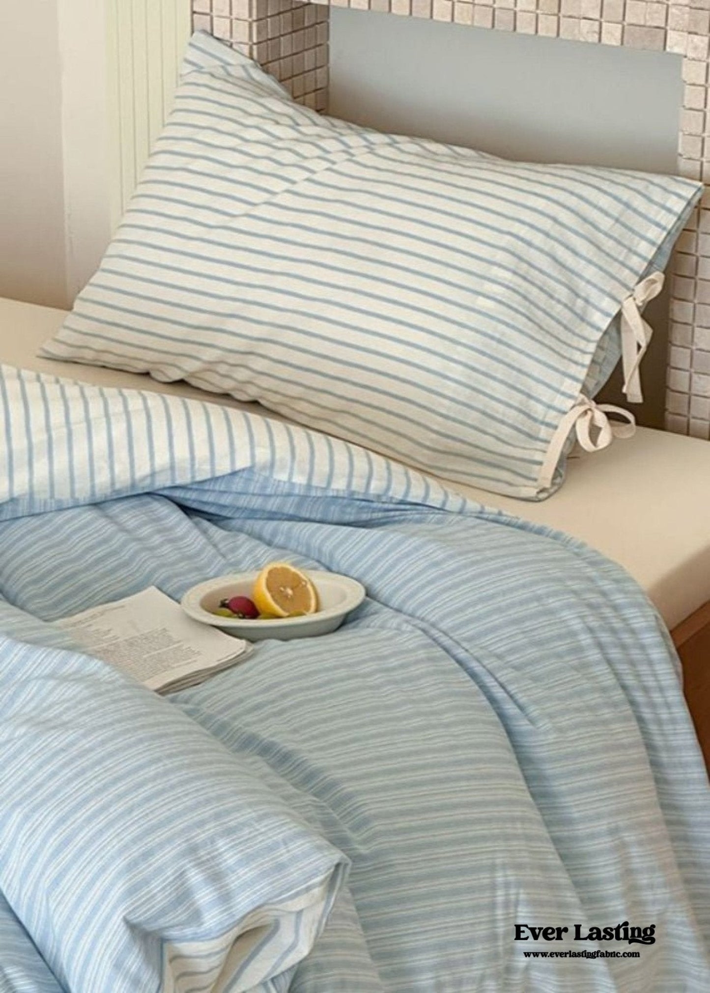 Josie Bow Tied Striped Bedding Set / Gray