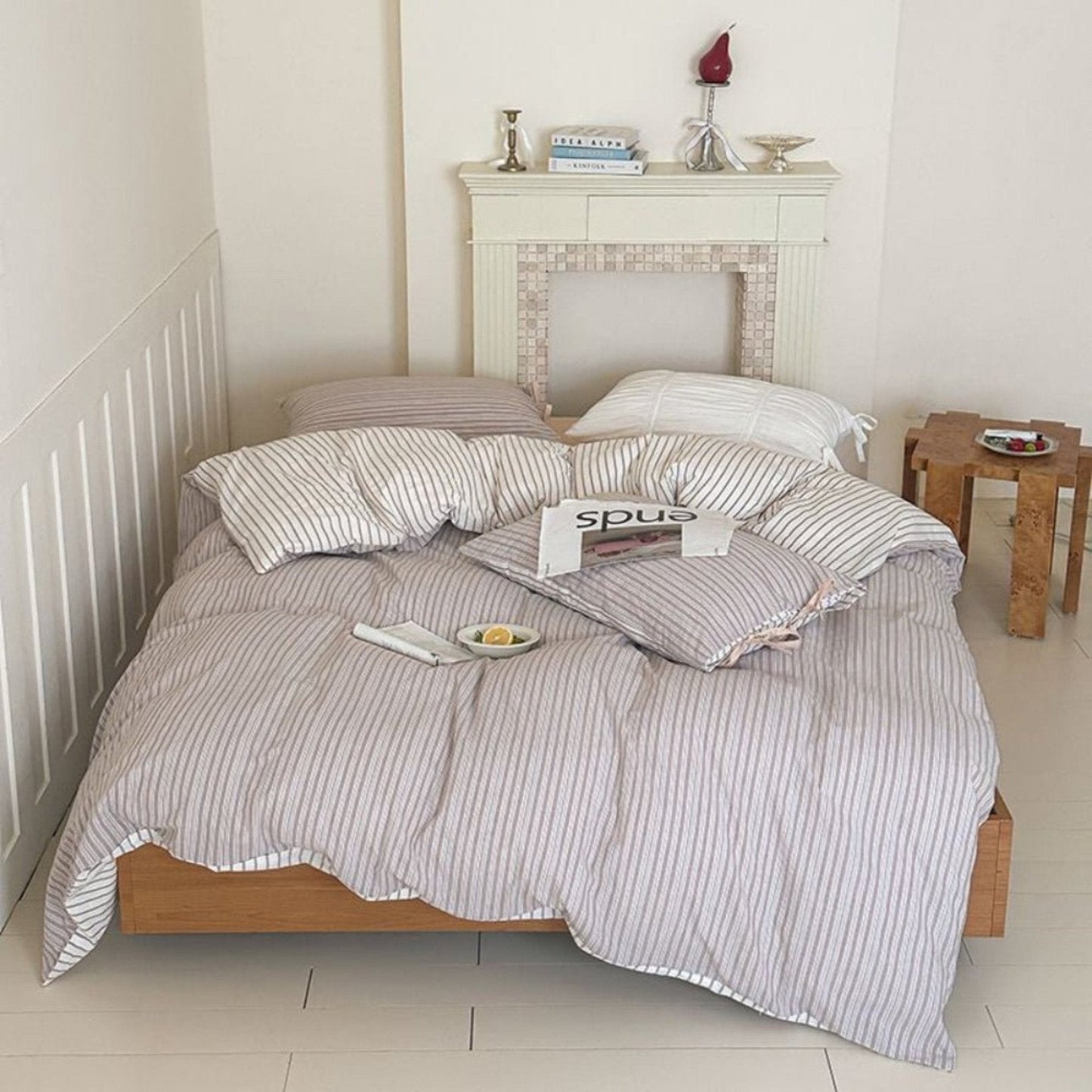 Josie Bow Tied Striped Bedding Set / Gray