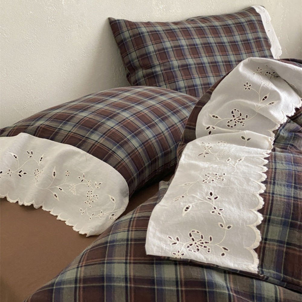 June Lace Double Gauze Gingham Bedding Set / Red