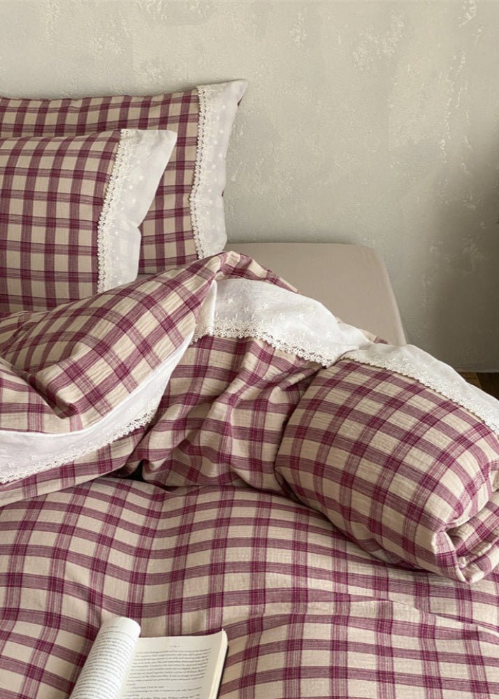 June Lace Double Gauze Gingham Bedding Set / Red