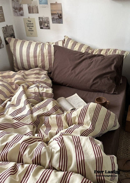 Liam Striped Bedding Set / Brown