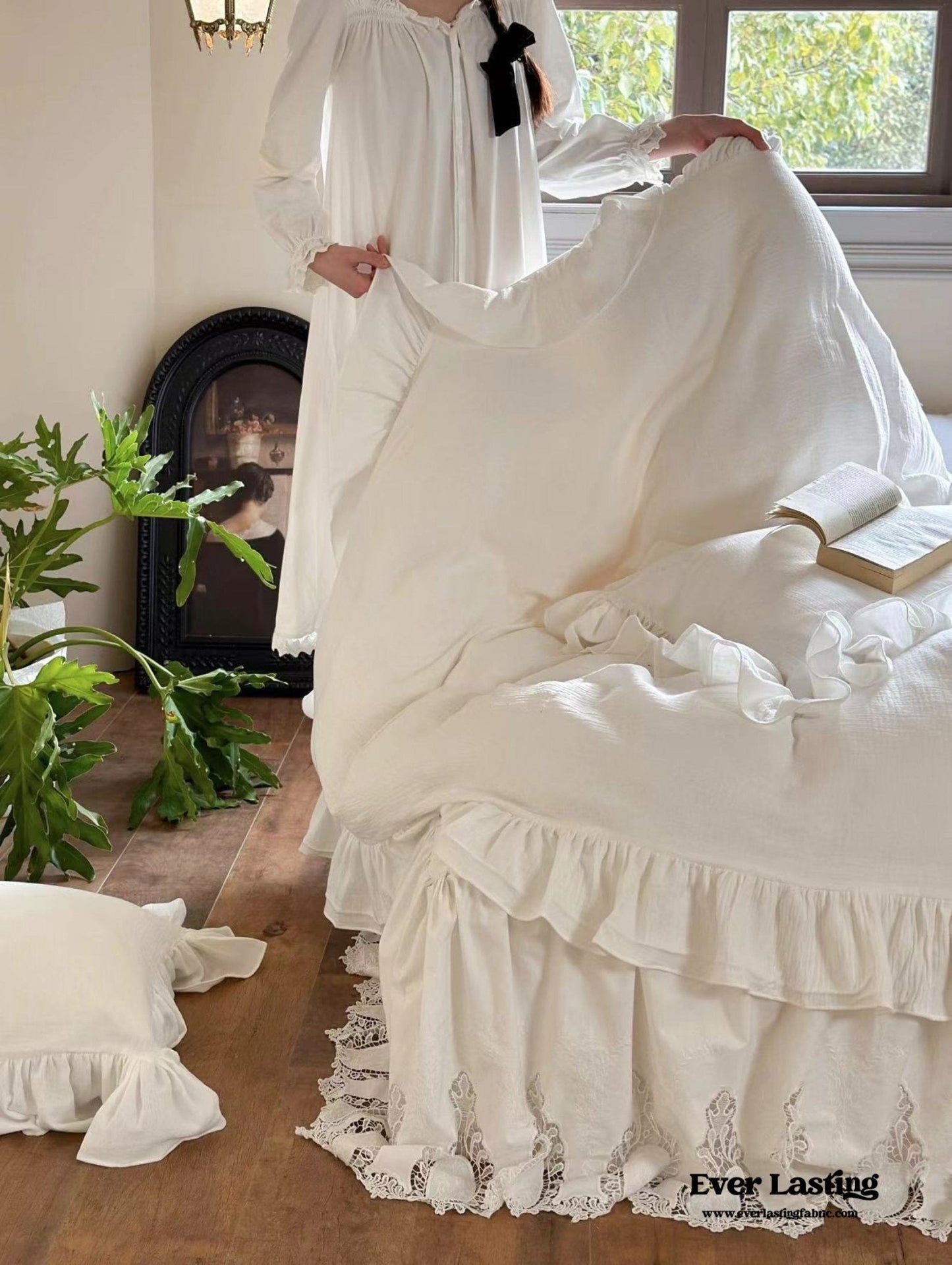 Liliane Elegant Ruffle Double Gauze Bedding Set / Hollow Out