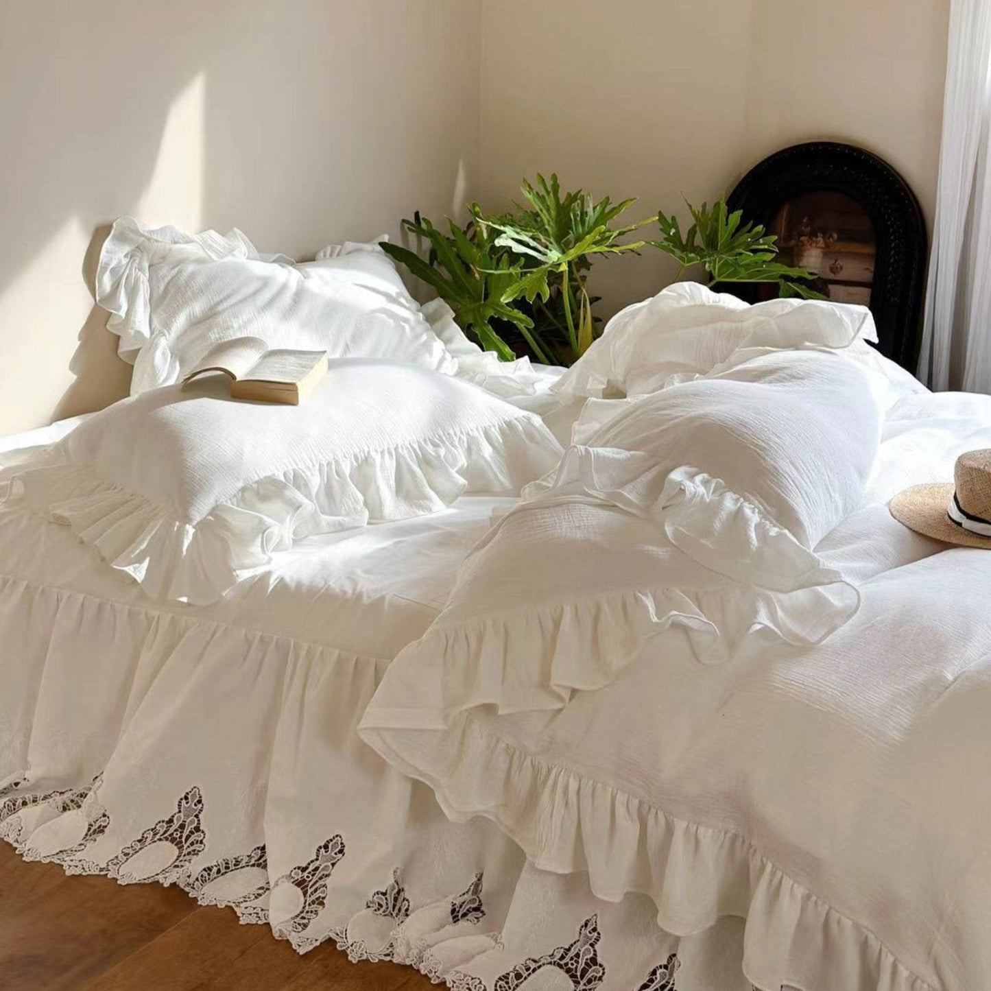 Liliane Elegant Ruffle Double Gauze Bedding Set / Hollow Out