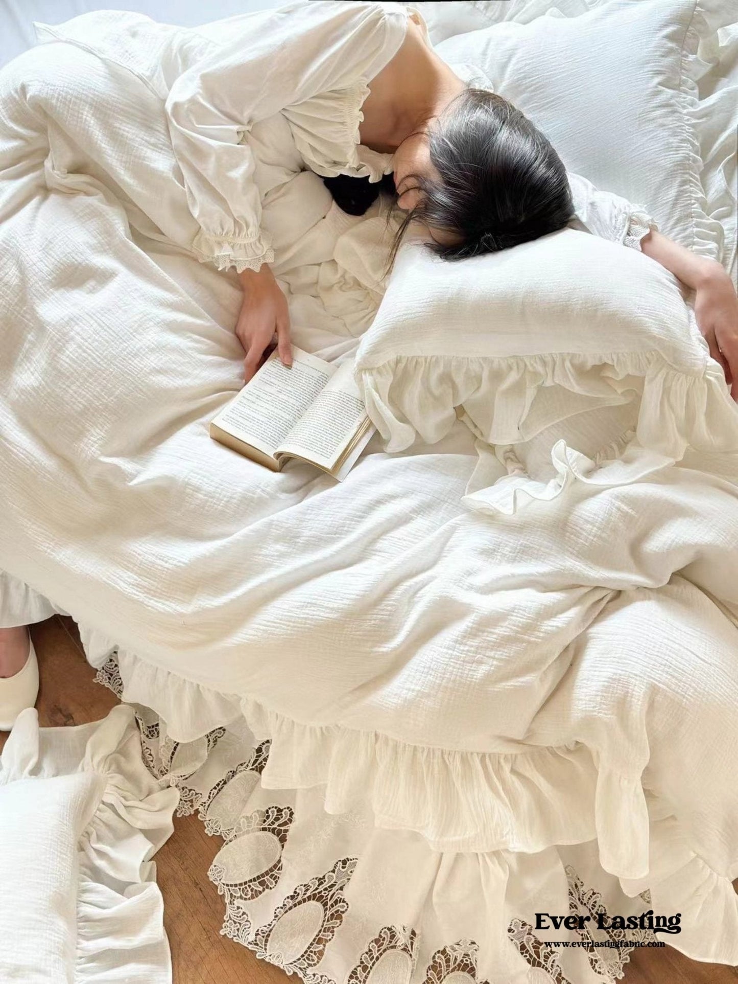 Liliane Elegant Ruffle Double Gauze Bedding Set / Hollow Out
