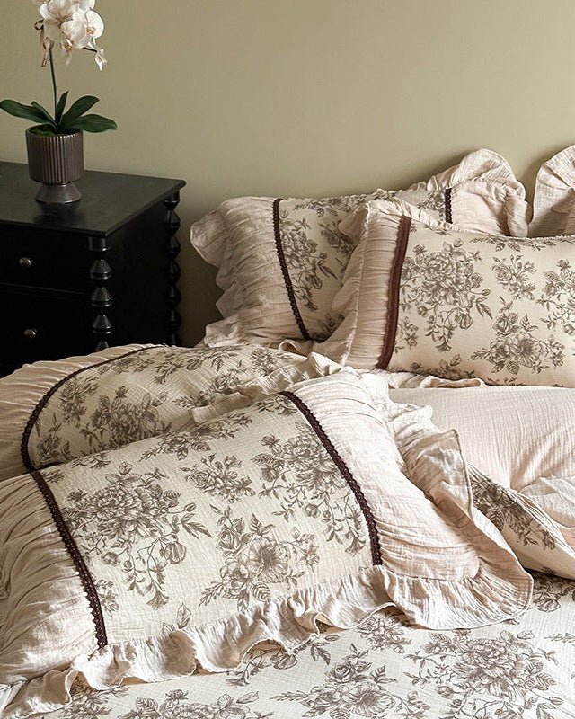 Lillian Retro Floral Ruffle Bedding Set