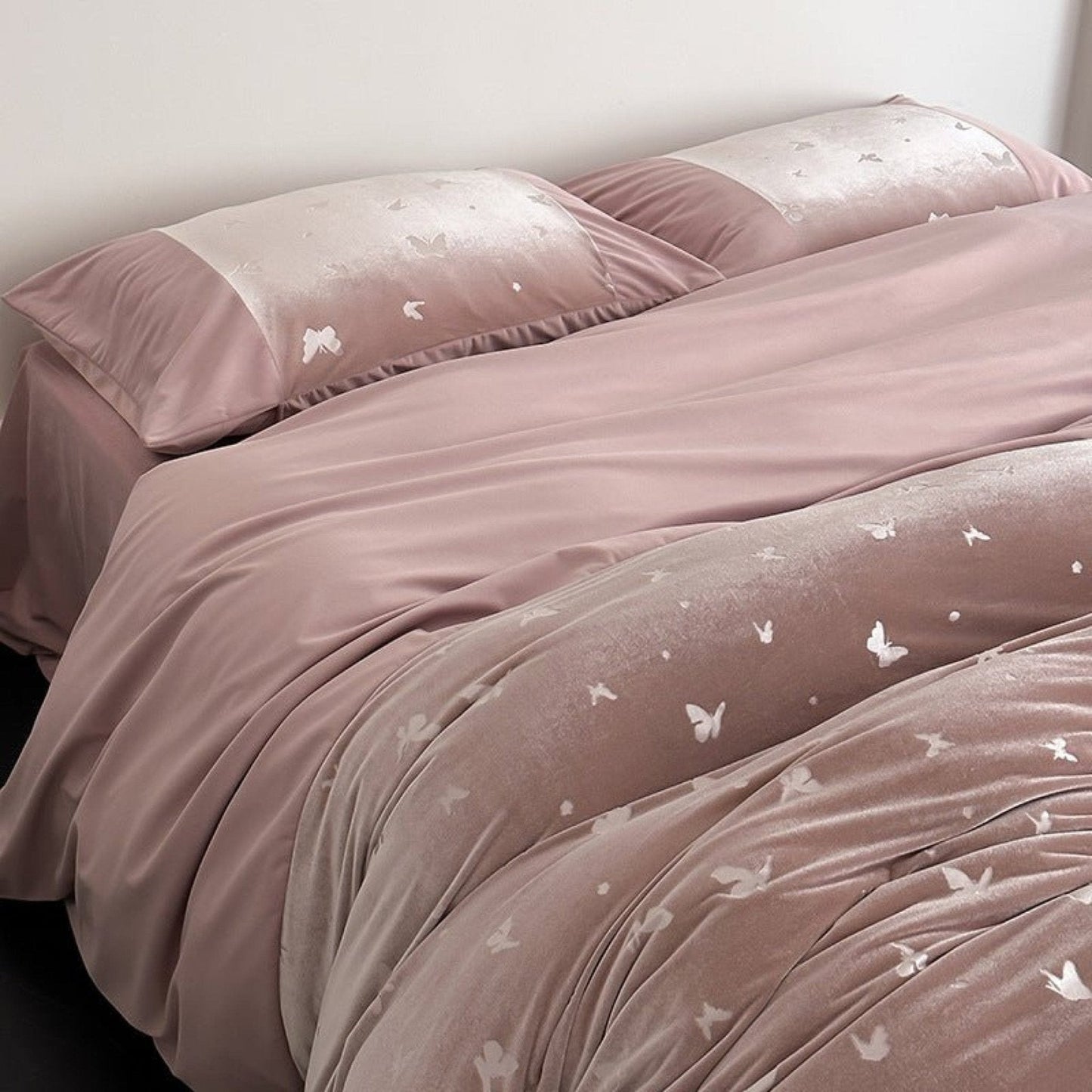 Lilou Velvet Butterfly Bedding Set / Pink Blush