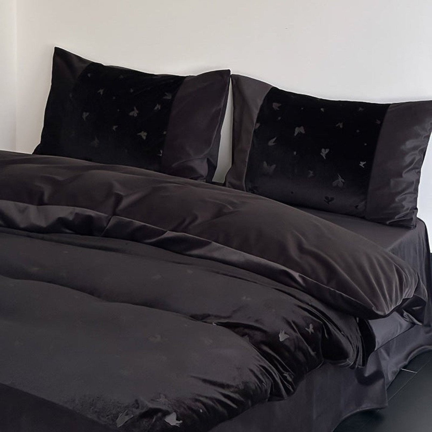Lilou Velvet Butterfly Bedding Set / Pink Blush