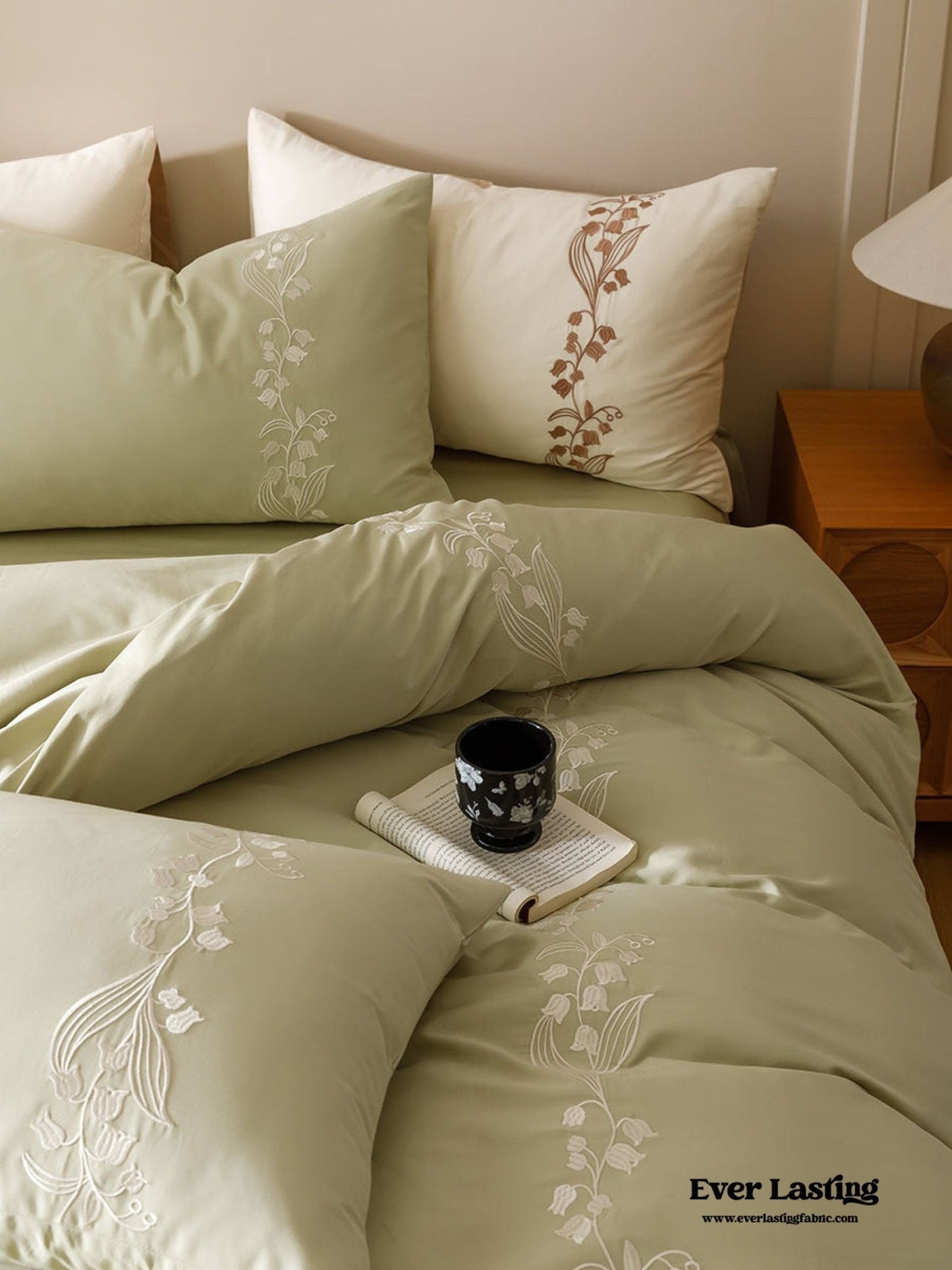 Lily of the Valley Embroidered Silky Bedding Set / Cream