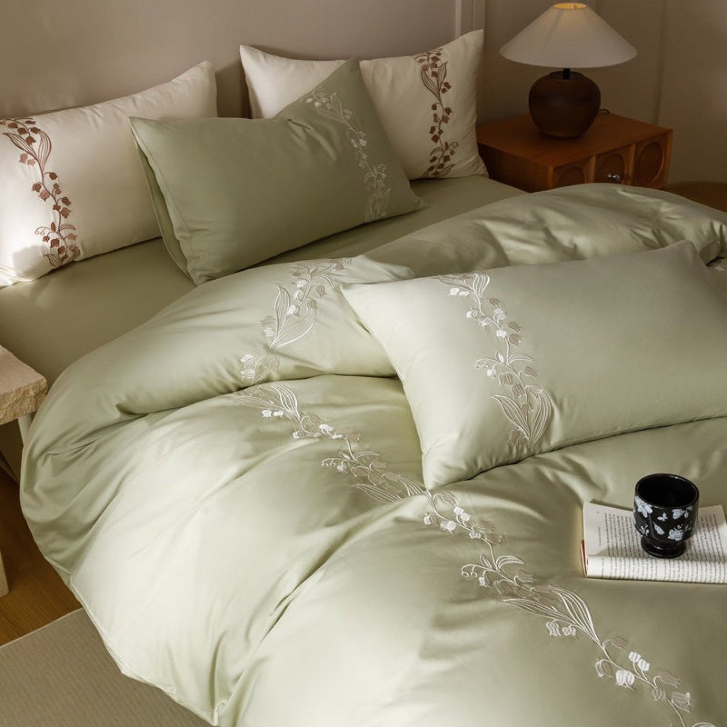Lily of the Valley Embroidered Silky Bedding Set / Cream