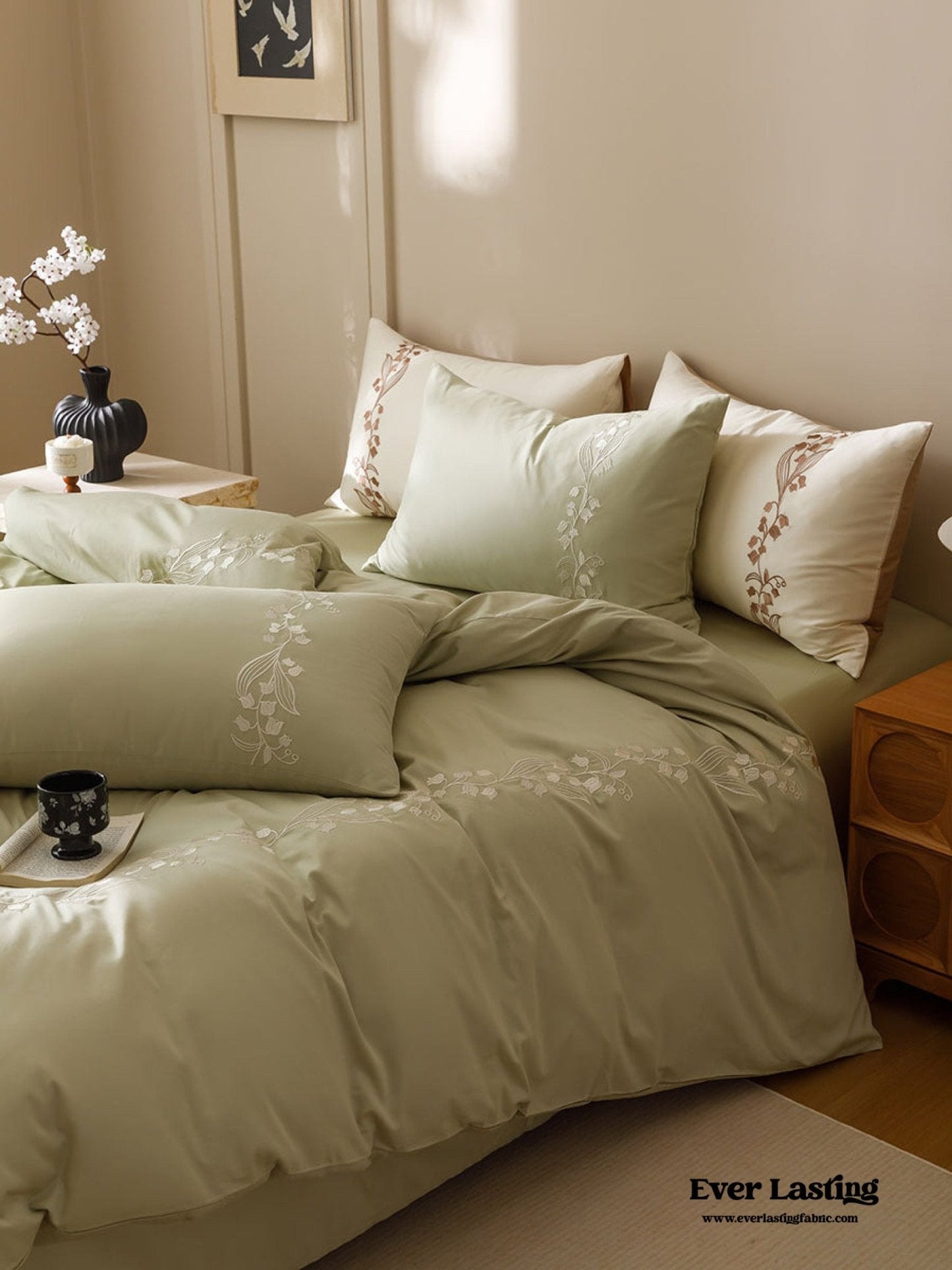 Lily of the Valley Embroidered Silky Bedding Set / Cream