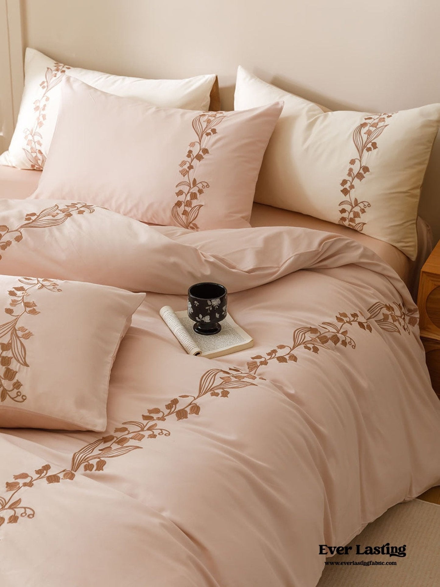 Lily of the Valley Embroidered Silky Bedding Set / Cream