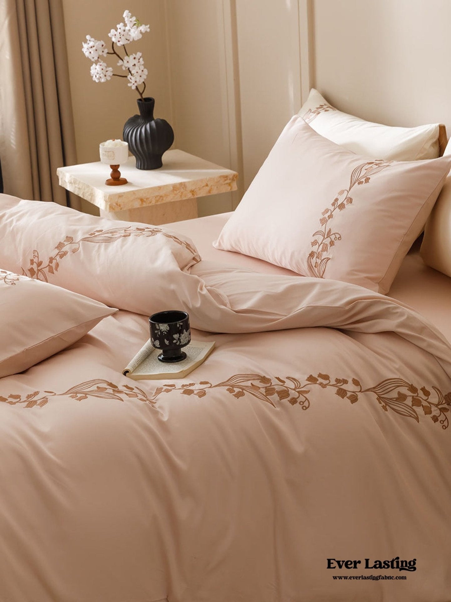 Lily of the Valley Embroidered Silky Bedding Set / Green