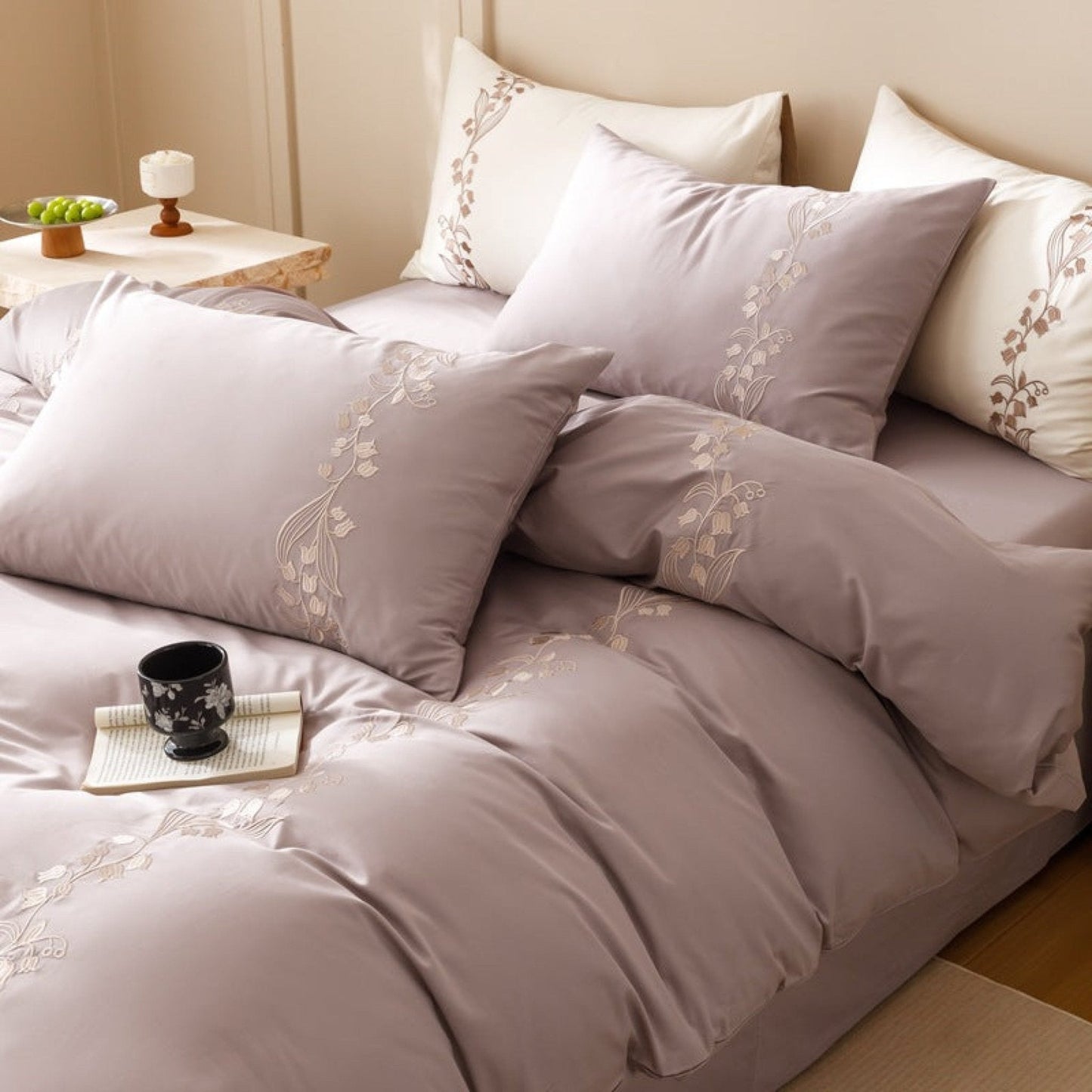 Lily of the Valley Embroidered Silky Bedding Set / Green