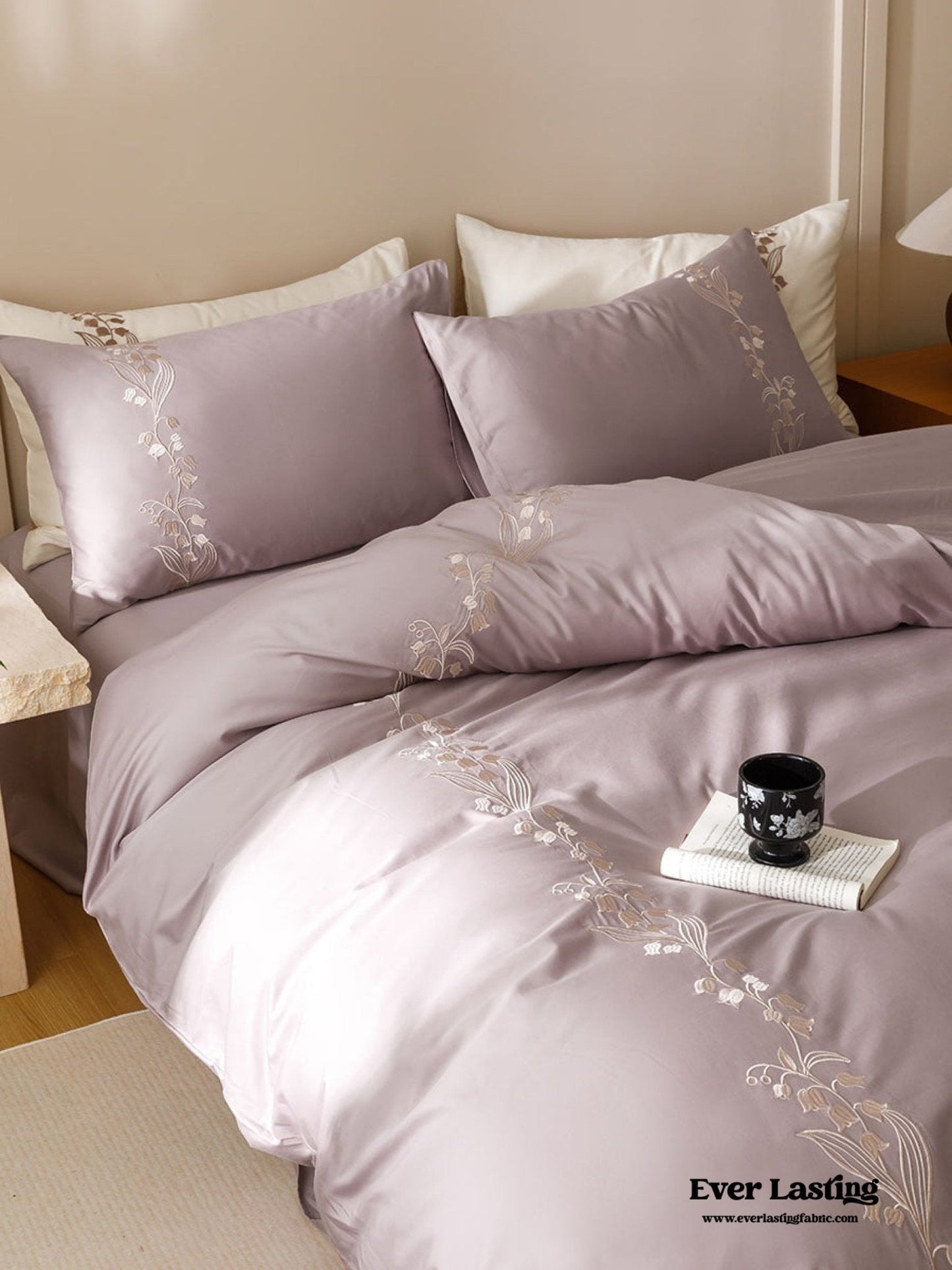 Lily of the Valley Embroidered Silky Bedding Set / Green