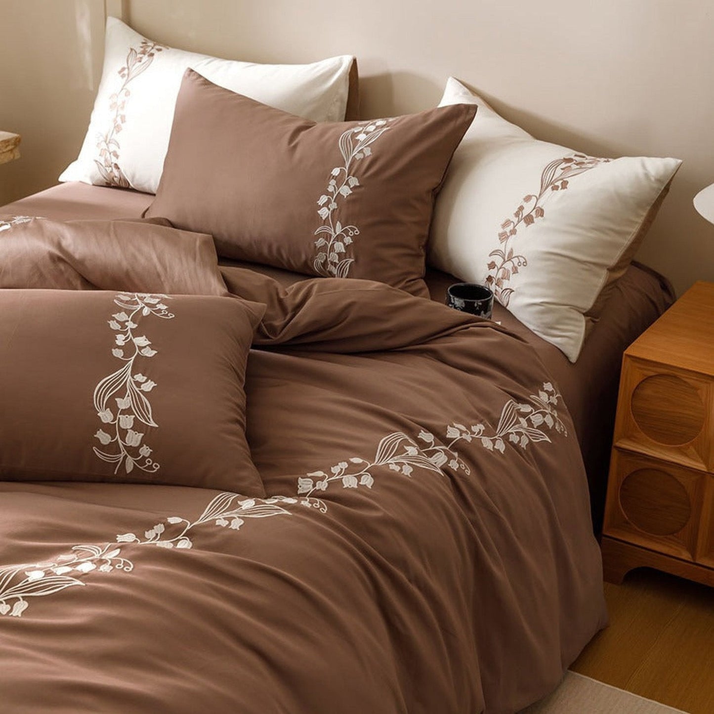 Lily of the Valley Embroidered Silky Bedding Set / Green