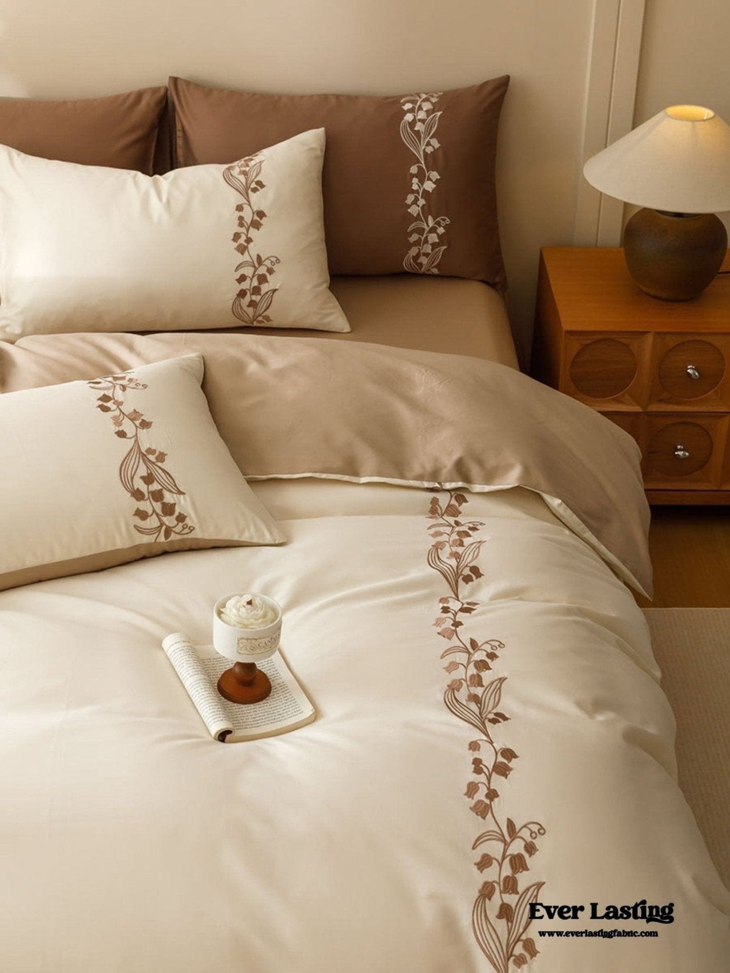 Lily of the Valley Embroidered Silky Bedding Set / Pink