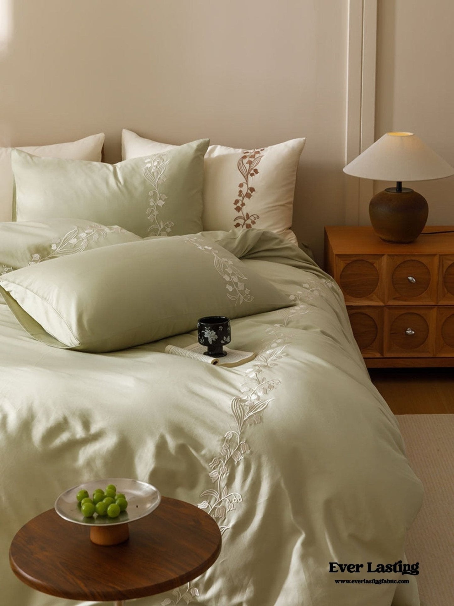 Lily of the Valley Embroidered Silky Bedding Set / Purple
