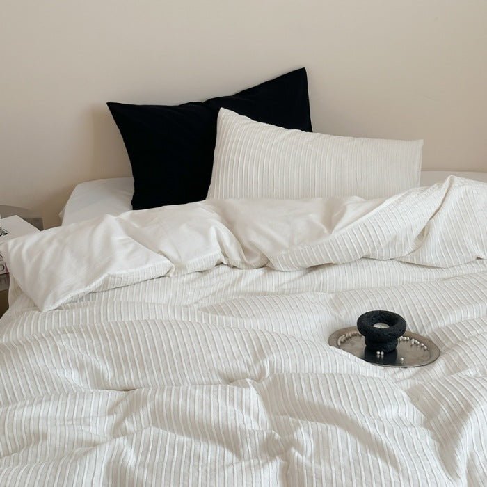 Logan Modern Pleated Striped Bedding Set / White