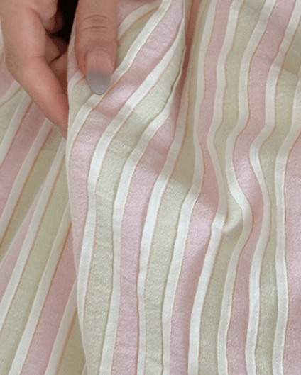 Logan Modern Pleated Striped Bedding Set / White