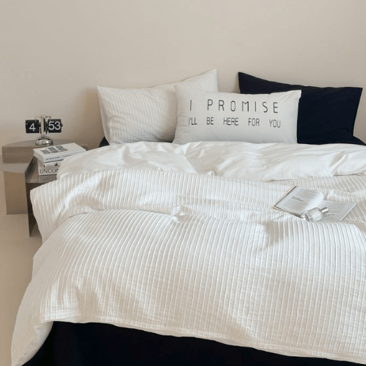 Logan Modern Pleated Striped Bedding Set / White