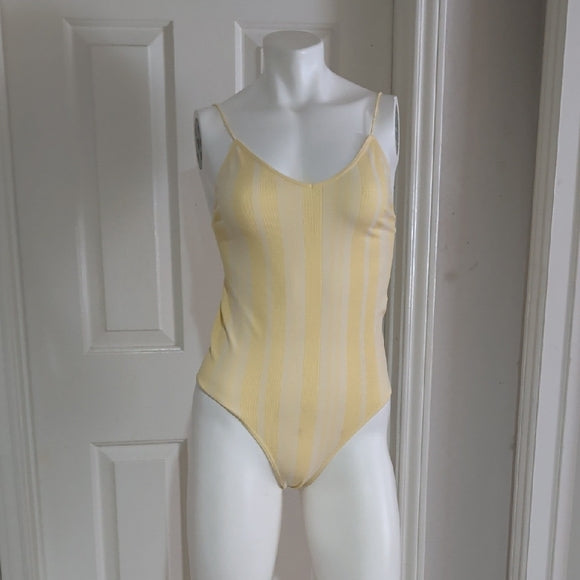 Colsie Soft Yellow Apparel Ribbed Bodysuit L