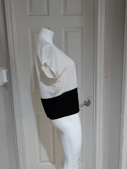 Forever 21 Cream and Black Colorblock Crop Top Women's Small
