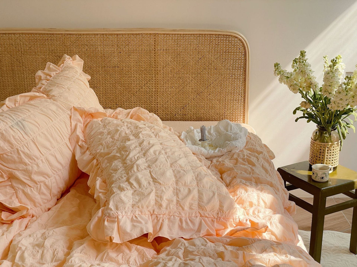 Marshmallow Puff Ruffle Bedding Set / White