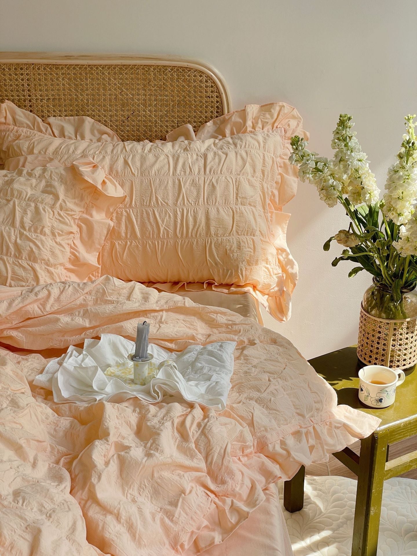 Marshmallow Puff Ruffle Bedding Set / White