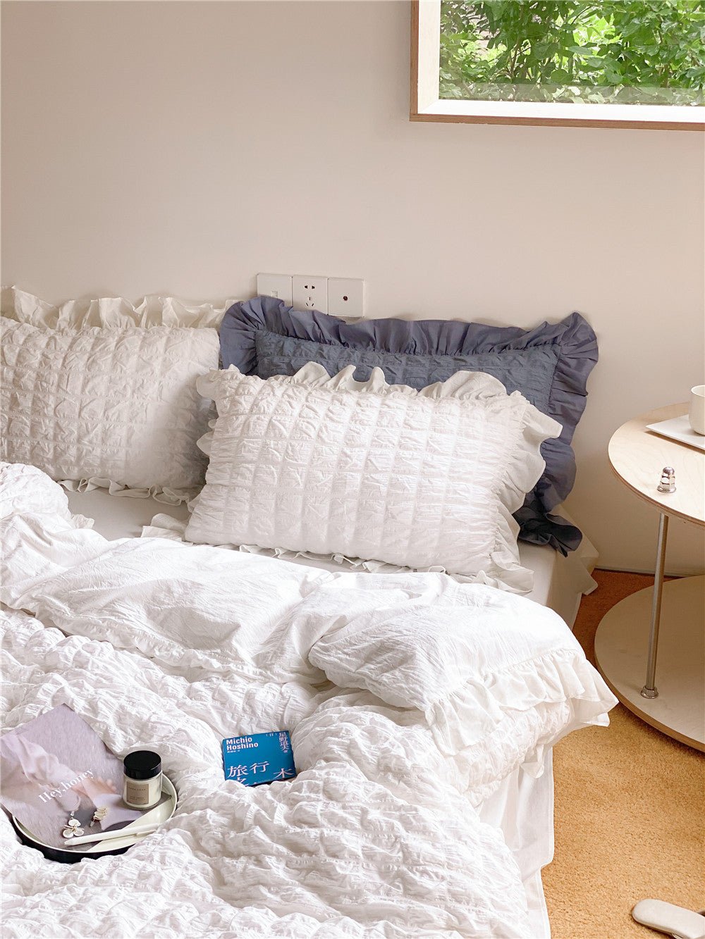 Marshmallow Puff Ruffle Bedding Set / White