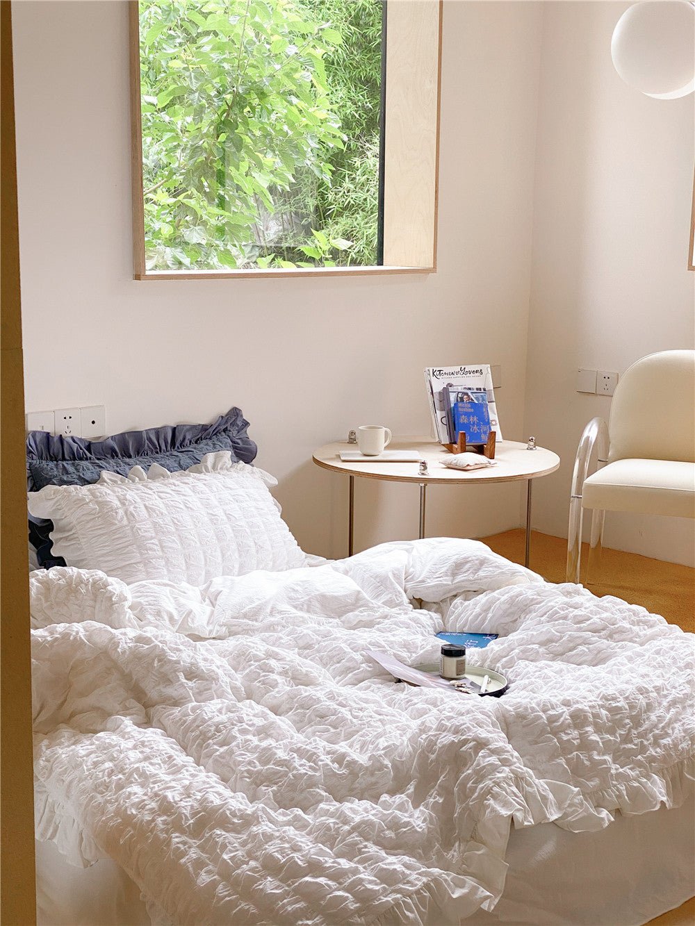 Marshmallow Puff Ruffle Bedding Set / White