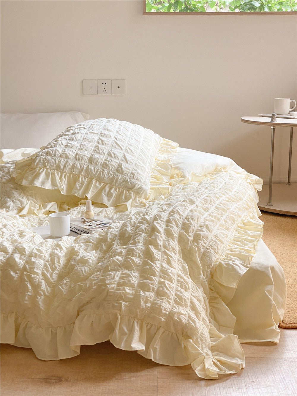 Marshmallow Puff Ruffle Bedding Set / White