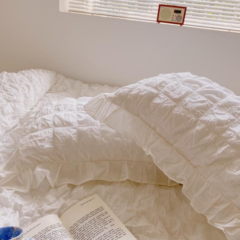 Marshmallow Puff Ruffle Bedding Set / Yellow