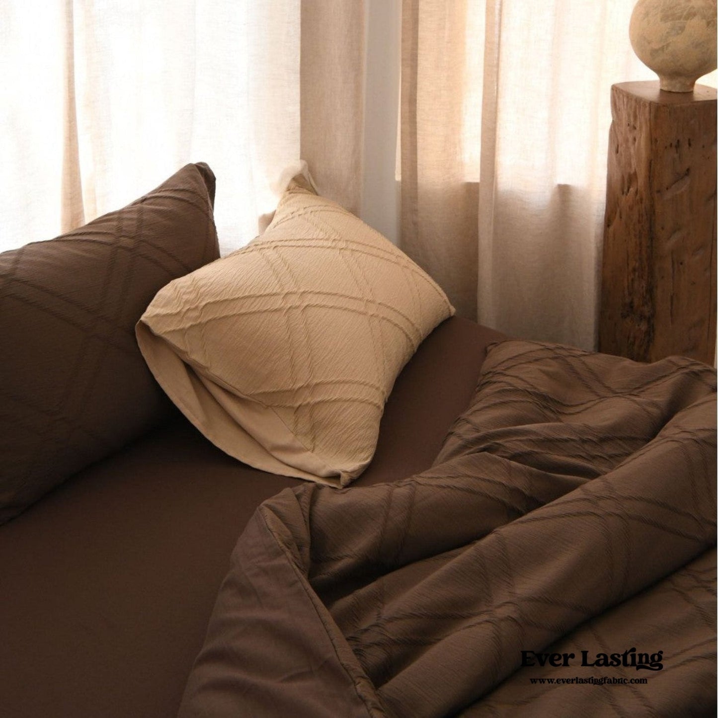 Millard Geometric Jacquard Bedding Set / Brown