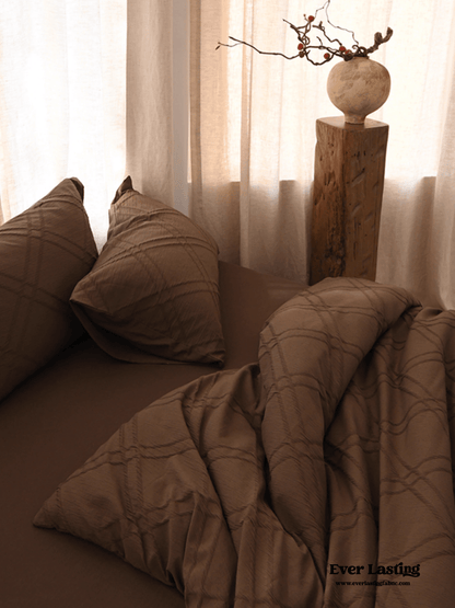 Millard Geometric Jacquard Bedding Set / Brown