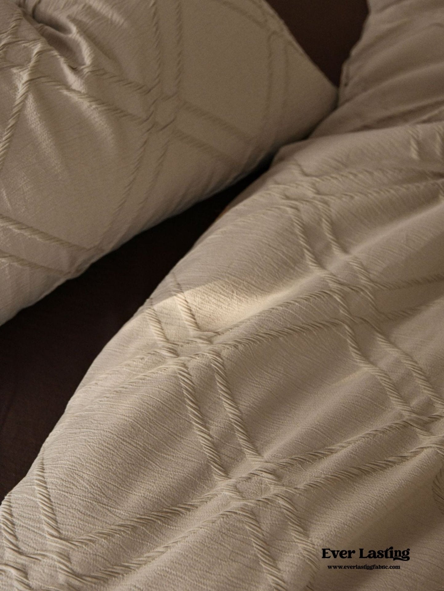 Millard Geometric Jacquard Bedding Set / Brown