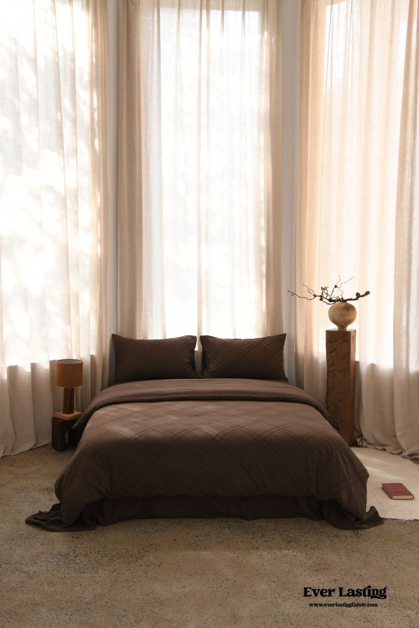 Millard Geometric Jacquard Bedding Set / Brown