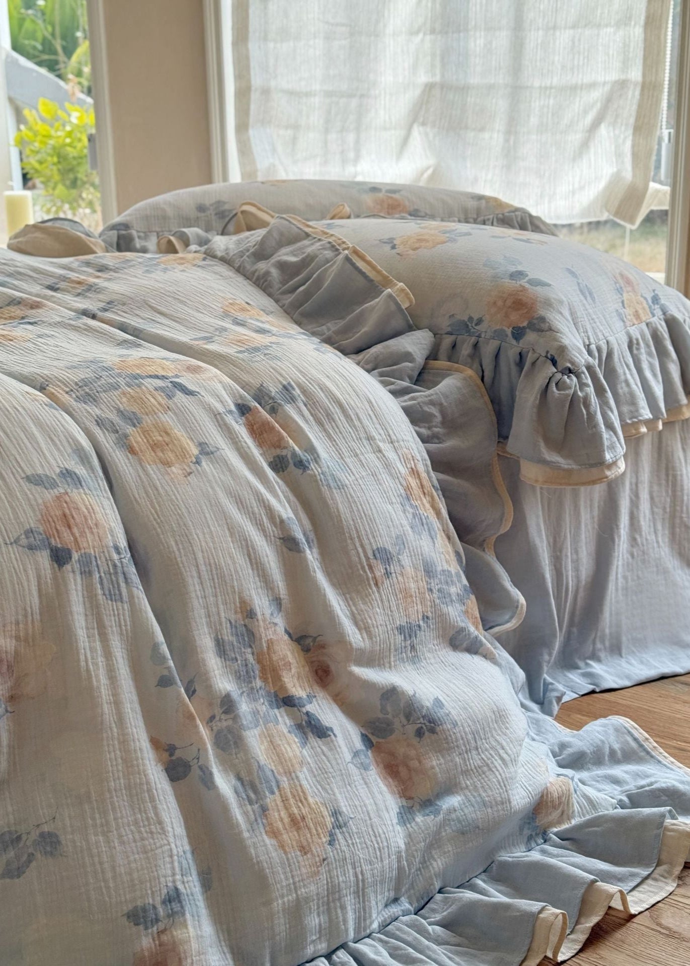 Millie Lace Ruffle Floral Bedding Set / Blue