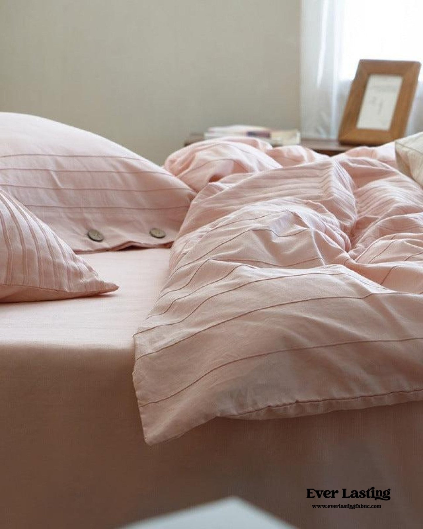 Milo Minimalist Solid Button Bedding Set / Pink