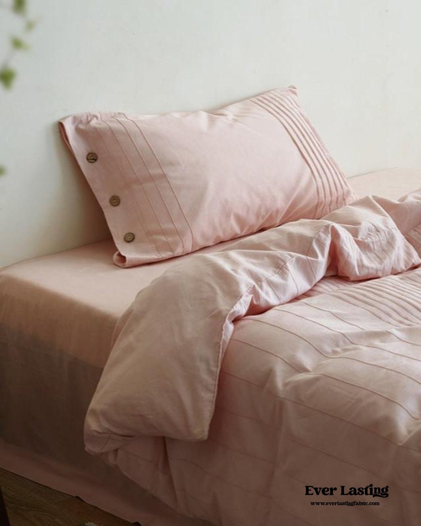 Milo Minimalist Solid Button Bedding Set / Pink