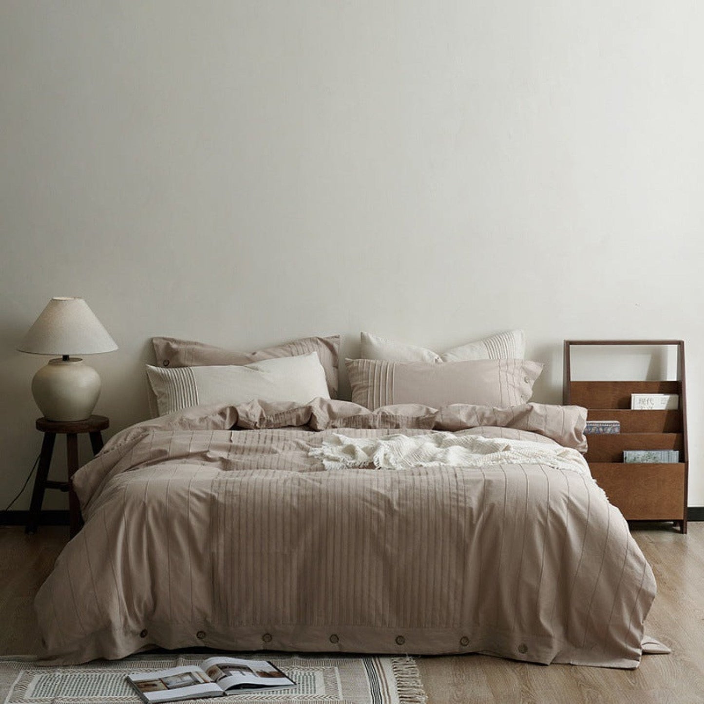 Milo Minimalist Solid Button Bedding Set / Pink