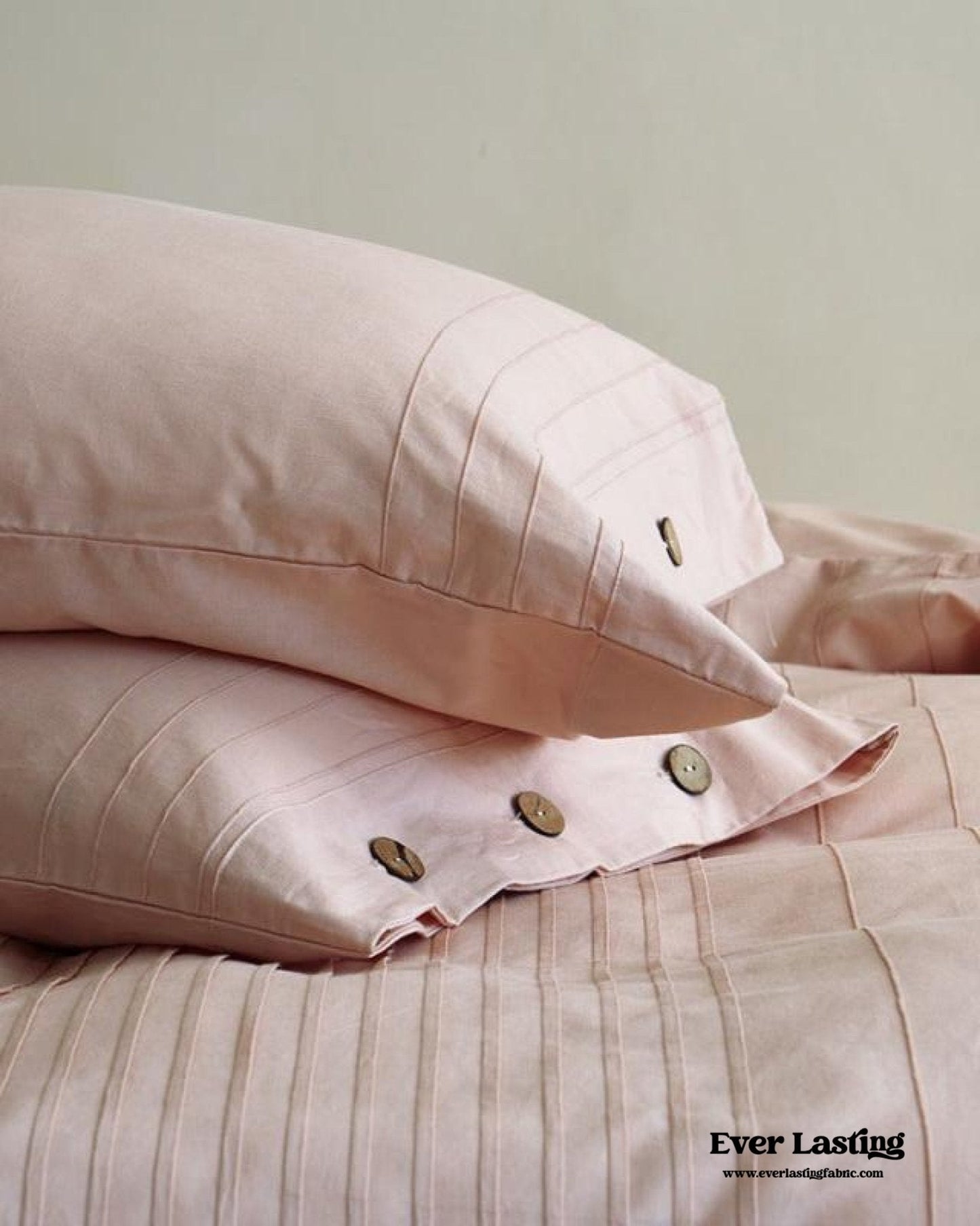 Milo Minimalist Solid Button Bedding Set / Pink