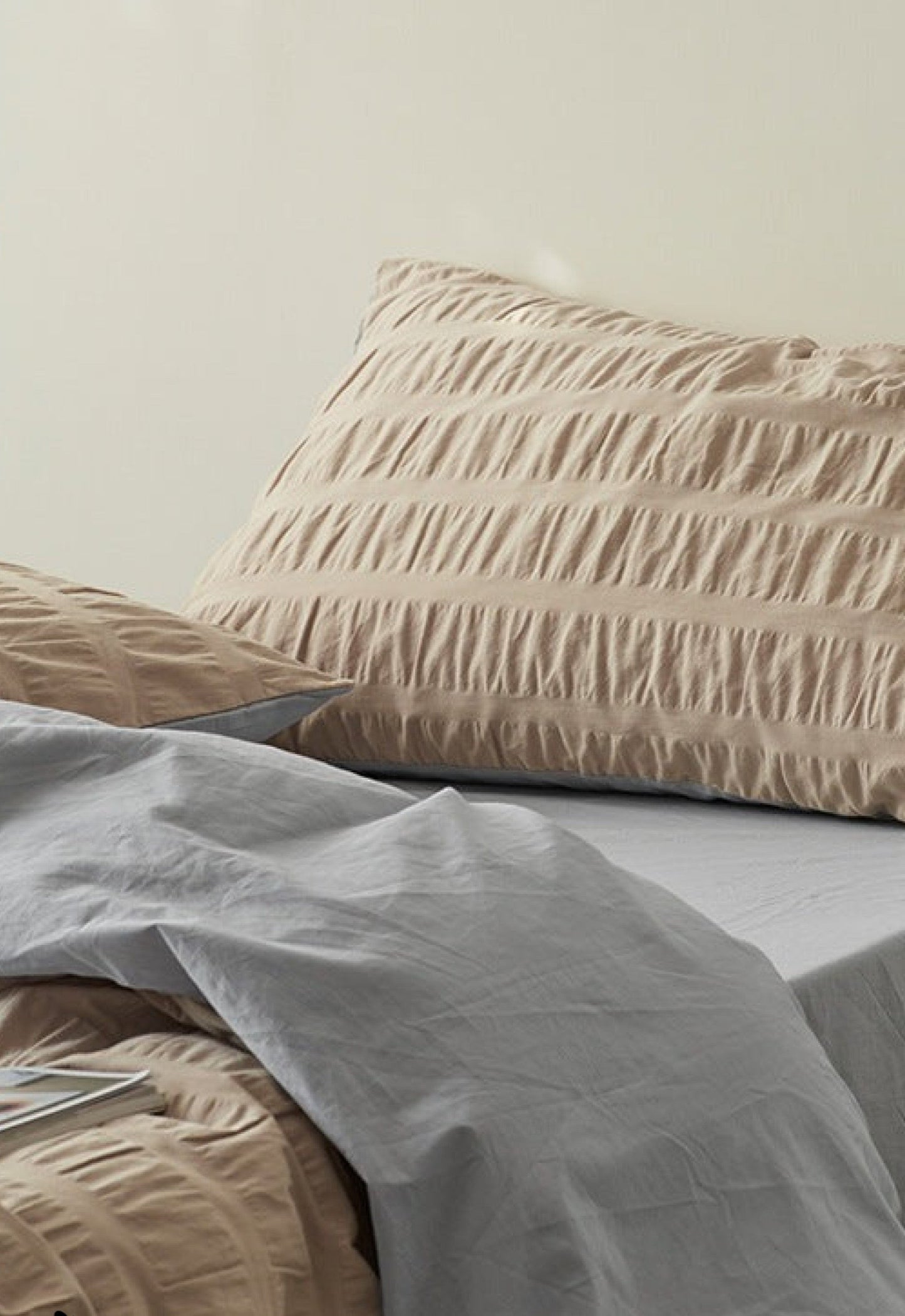 Minimal Bubble Textured Bedding Set / Beige
