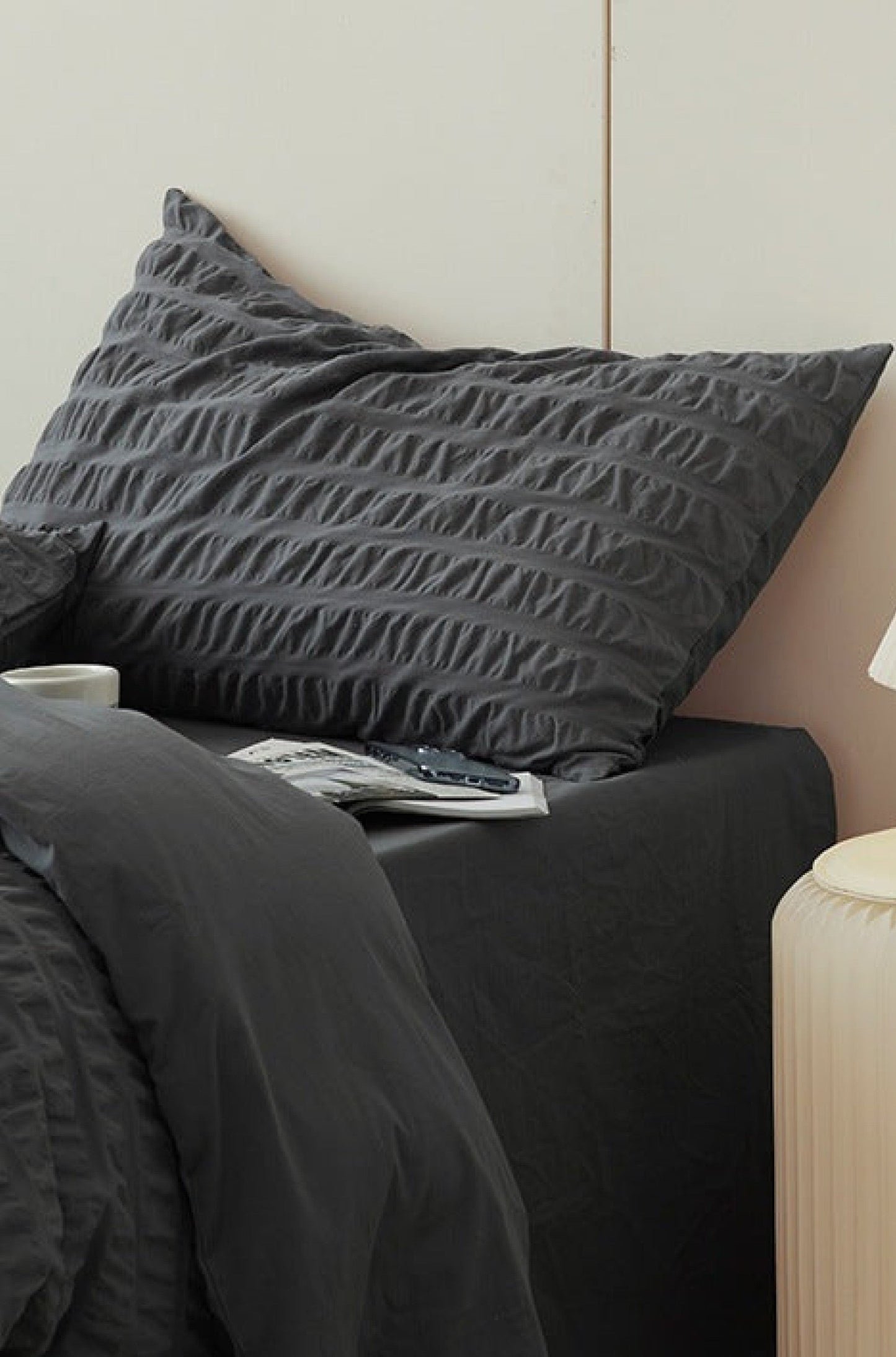 Minimal Bubble Textured Bedding Set / Beige