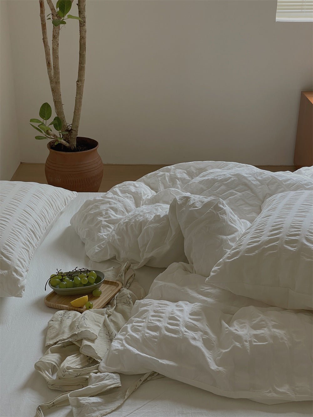 Minimal Bubble Textured Bedding Set / Beige